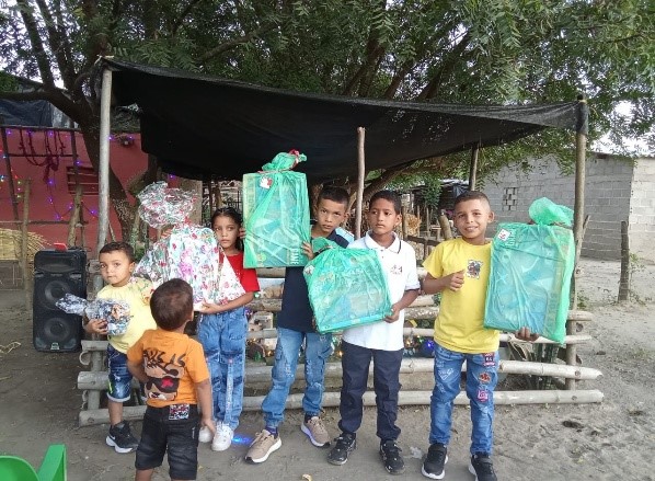 SEMBRANDO SONRISAS EN LOS NIÑOS DE LAS COMUNIDADES DE NUESTRAS ZONAS DE INFLUENCIA.
